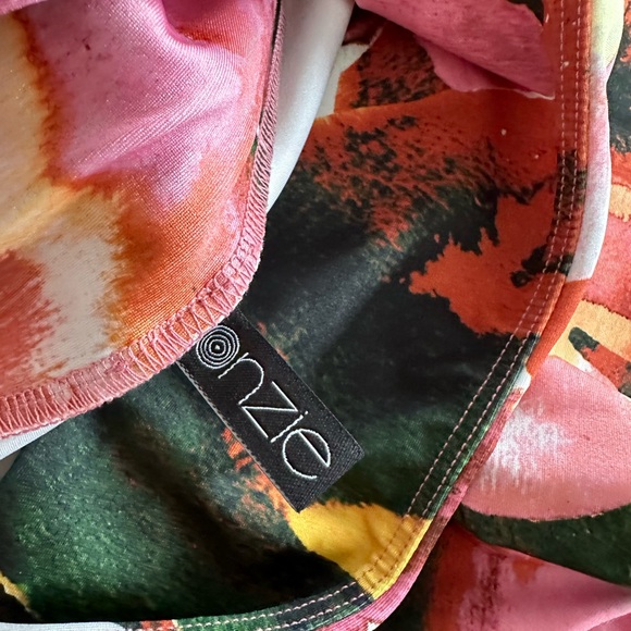 $179 retail Onzie GUC Workout Floral Set size XS/S pants S/M top - Picture 3 of 8